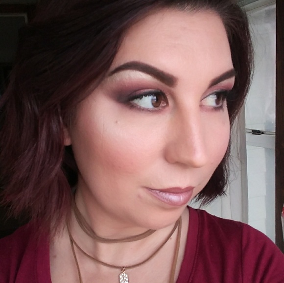 Meet your Posher, Breanna - Picture 2 of 2